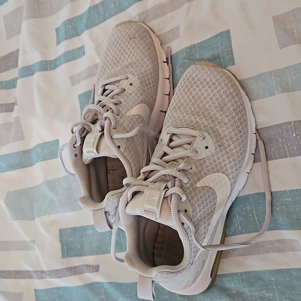 Nike tennis shoes